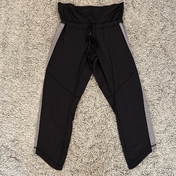 Lululemon Retreat 7/8 Pant Black / Heathered Slate - Picture 5 of 9